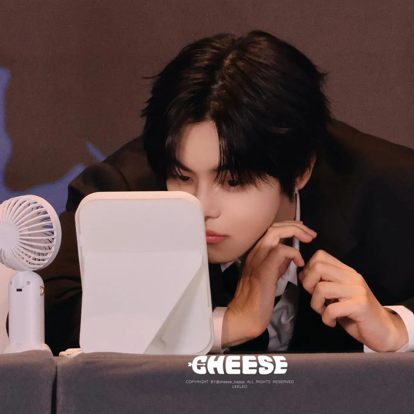 A moment captured by Lee Leo (ALPHA DRIVE ONE)'s fan