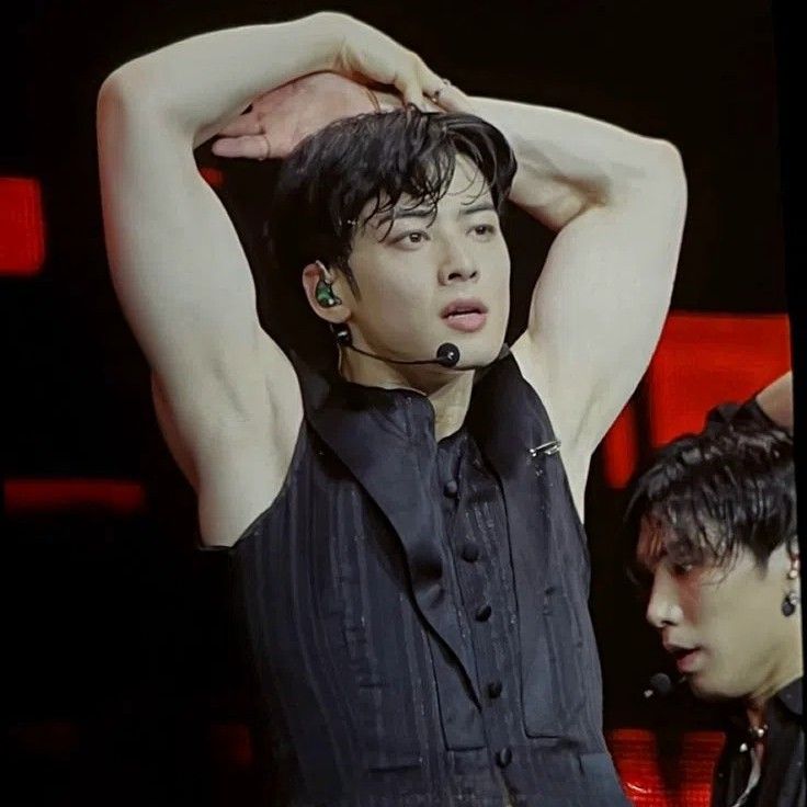 A moment captured by Eunwoo (ASTRO)'s fan