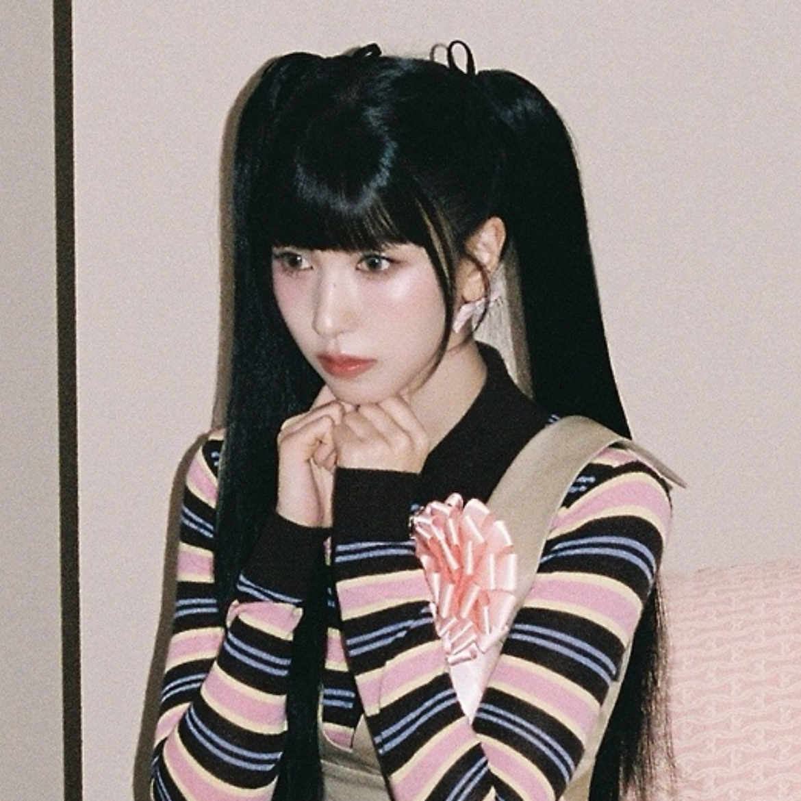 Behind-the-scenes cut of Mina (TWICE)