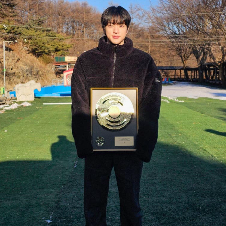 진 (방탄소년단) 최근 활동샷