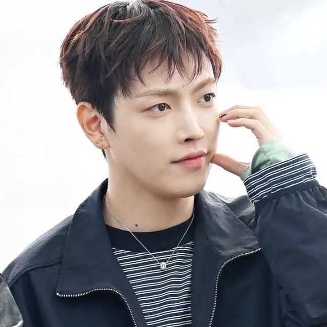 Behind-the-scenes cut of Hongjoong (ATEEZ)