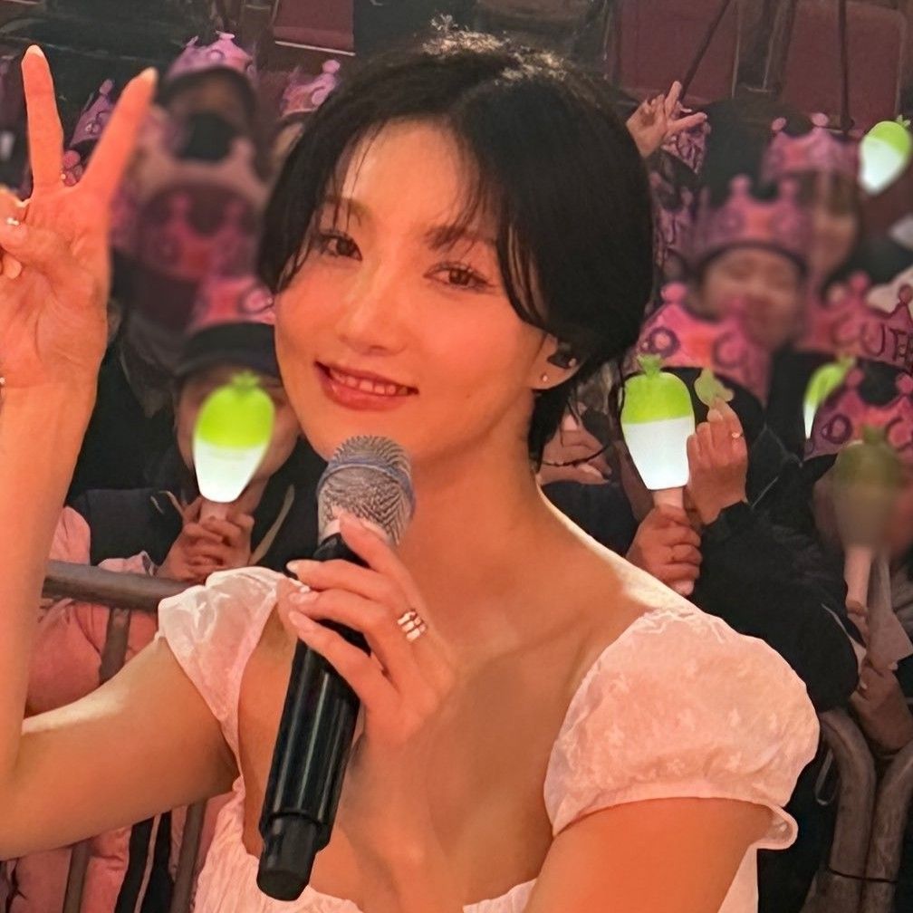 Recent activity shot of Hwasa (MAMAMOO)