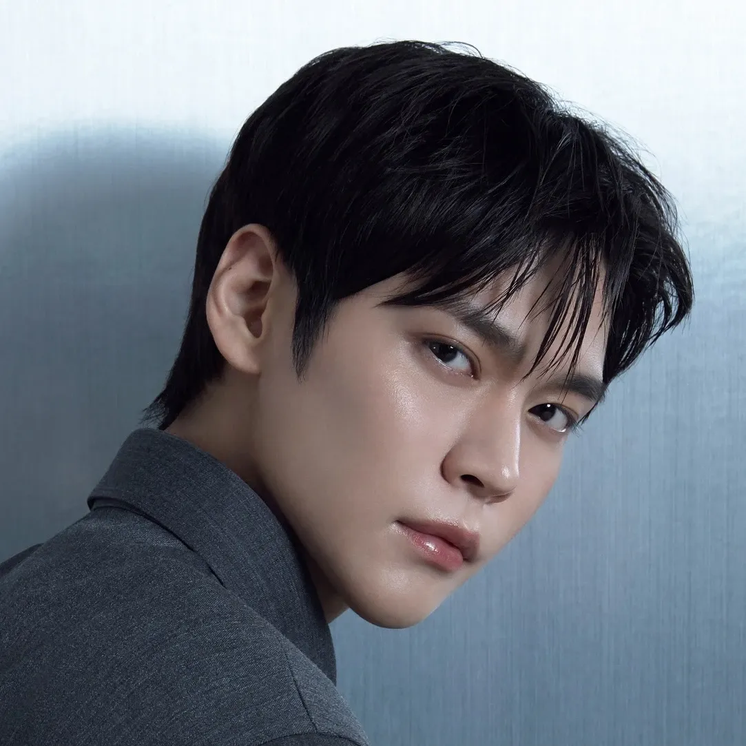 Eunseok (RIIZE)的最新照片