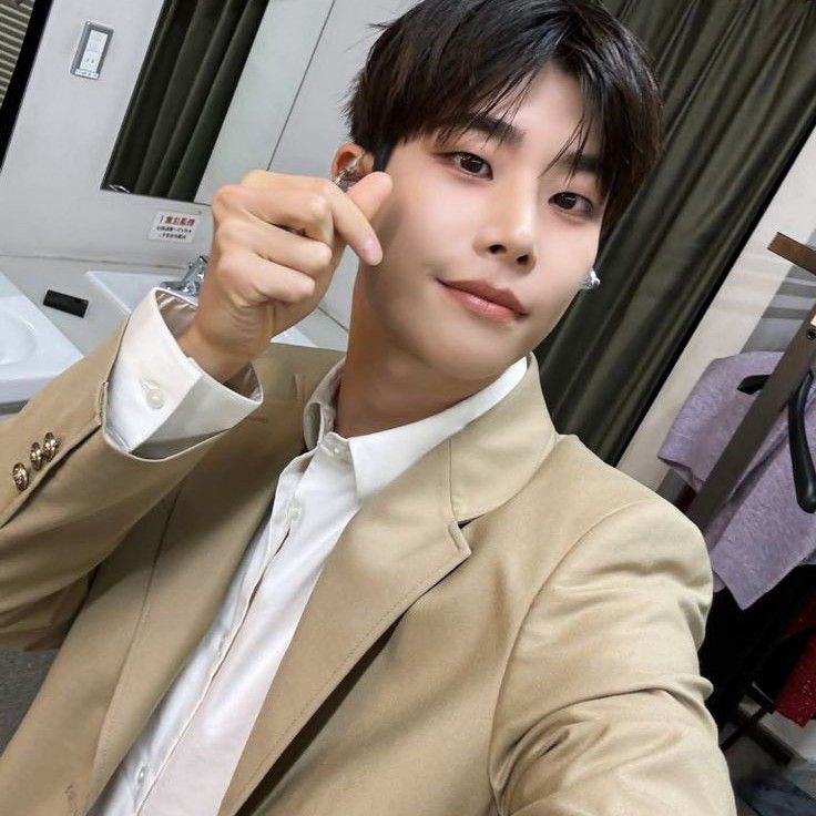 Latest photo of MJ (ASTRO)