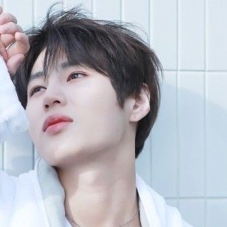 Shining profile picture of Ha Sungwoon on today's Choeaedol