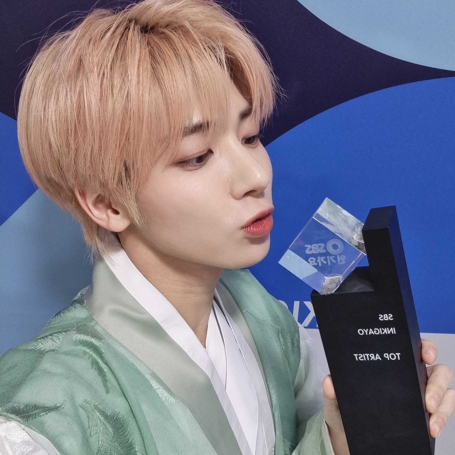 태현 (투모로우바이투게더)의 비하인드 컷