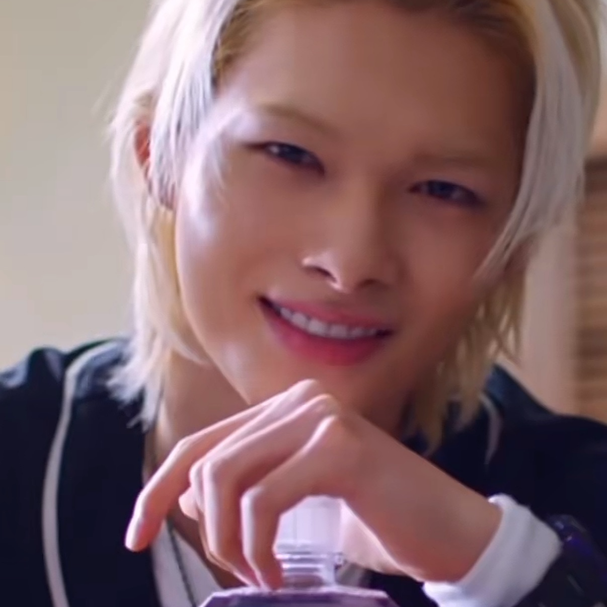 Momen yang diabadikan oleh penggemar NI-KI (ENHYPEN)