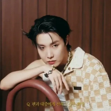 Foto aktivitas terbaru j-hope (BTS)