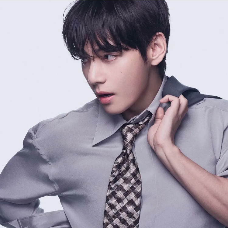 뷔 (방탄소년단) 최근 활동샷