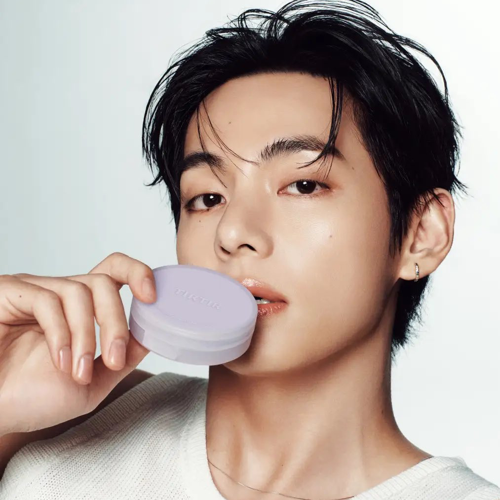 뷔 (방탄소년단) 최근 활동샷