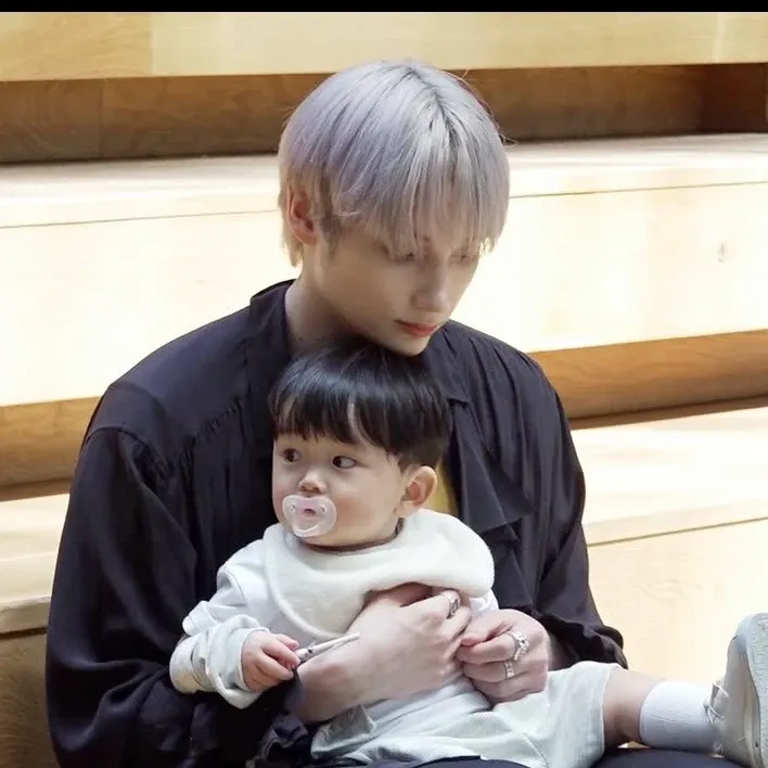 A moment captured by HueningKai (TOMORROW X TOGETHER)'s fan