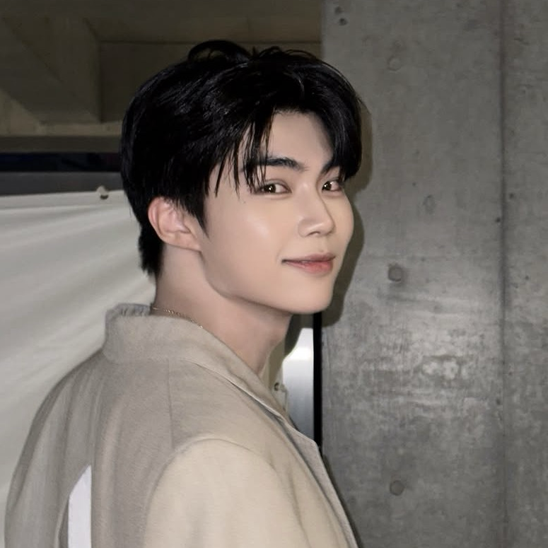 Behind-the-scenes cut of Park Gunwook (ZEROBASEONE)