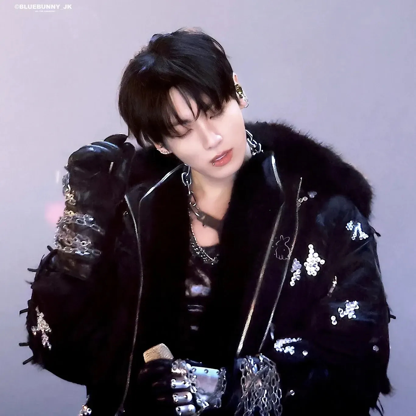 Foto aktivitas terbaru Jungkook (BTS)