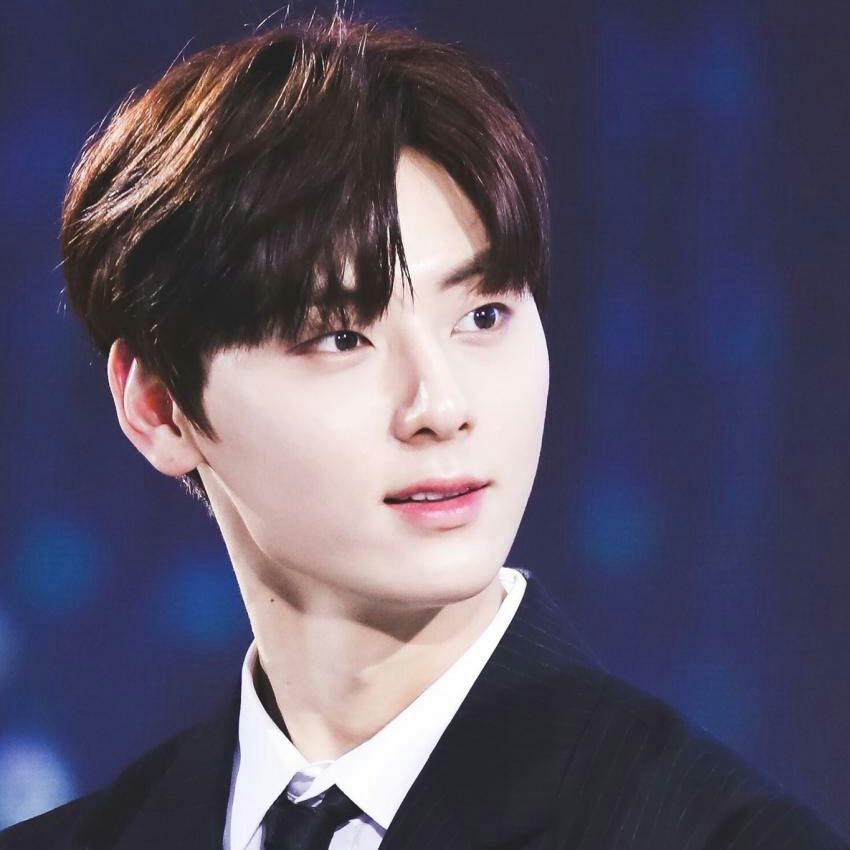 Recent activity shot of Hwang Minhyun