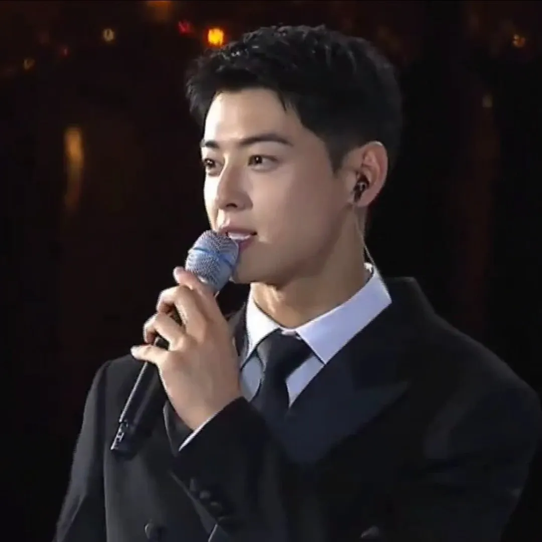 Latest photo of Eunwoo (ASTRO)