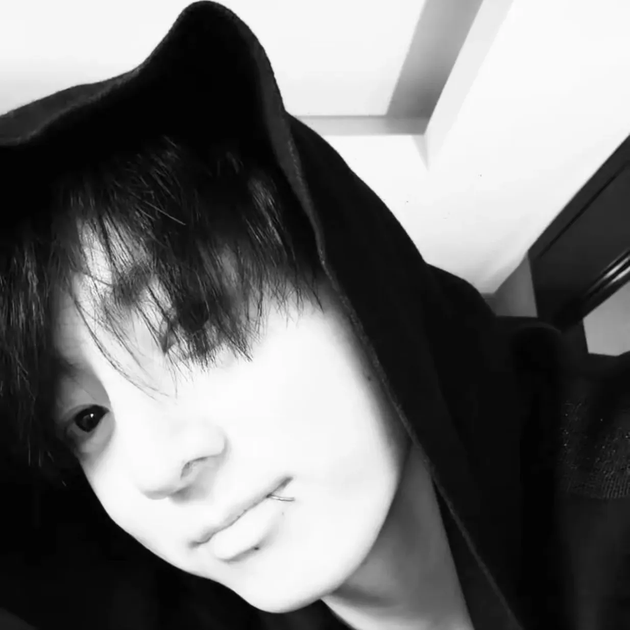Foto aktivitas terbaru Jungkook (BTS)