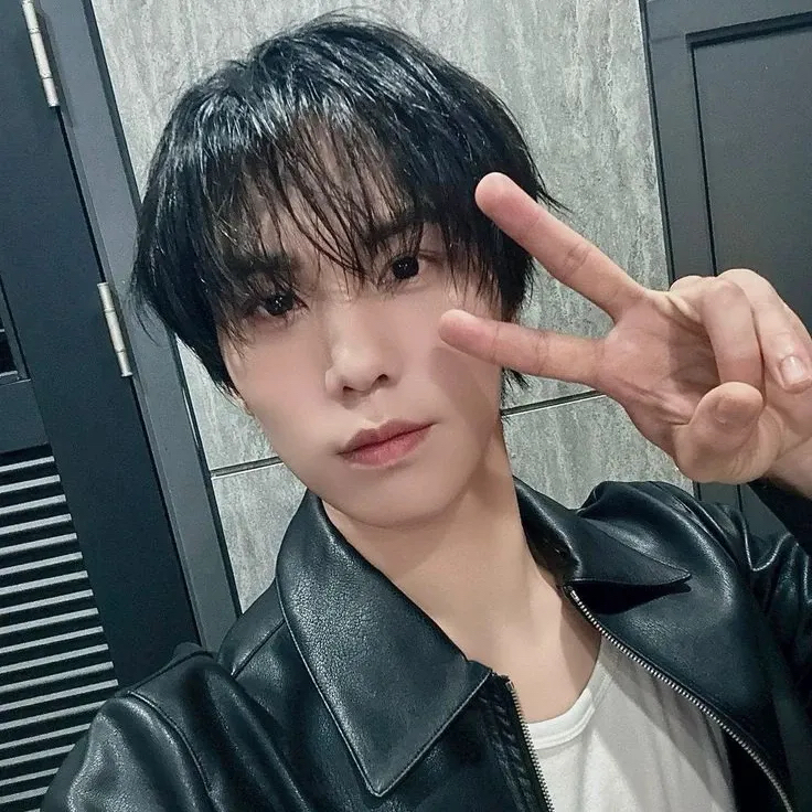 A moment captured by Rocky's fan