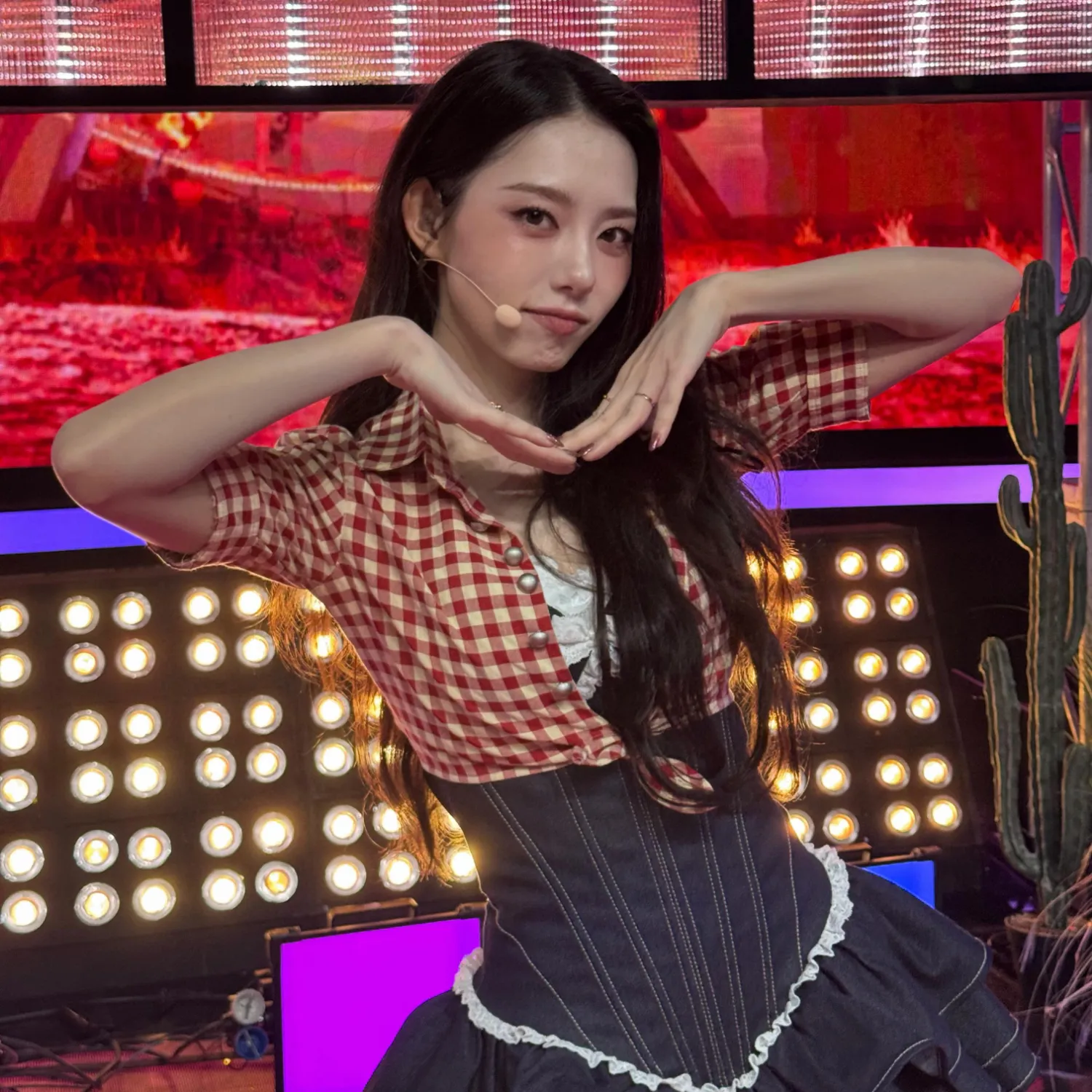 Behind-the-scenes cut of Kim Sohye (I.O.I)