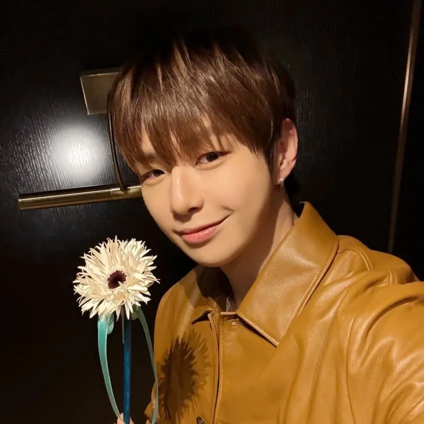강다니엘의 비하인드 컷