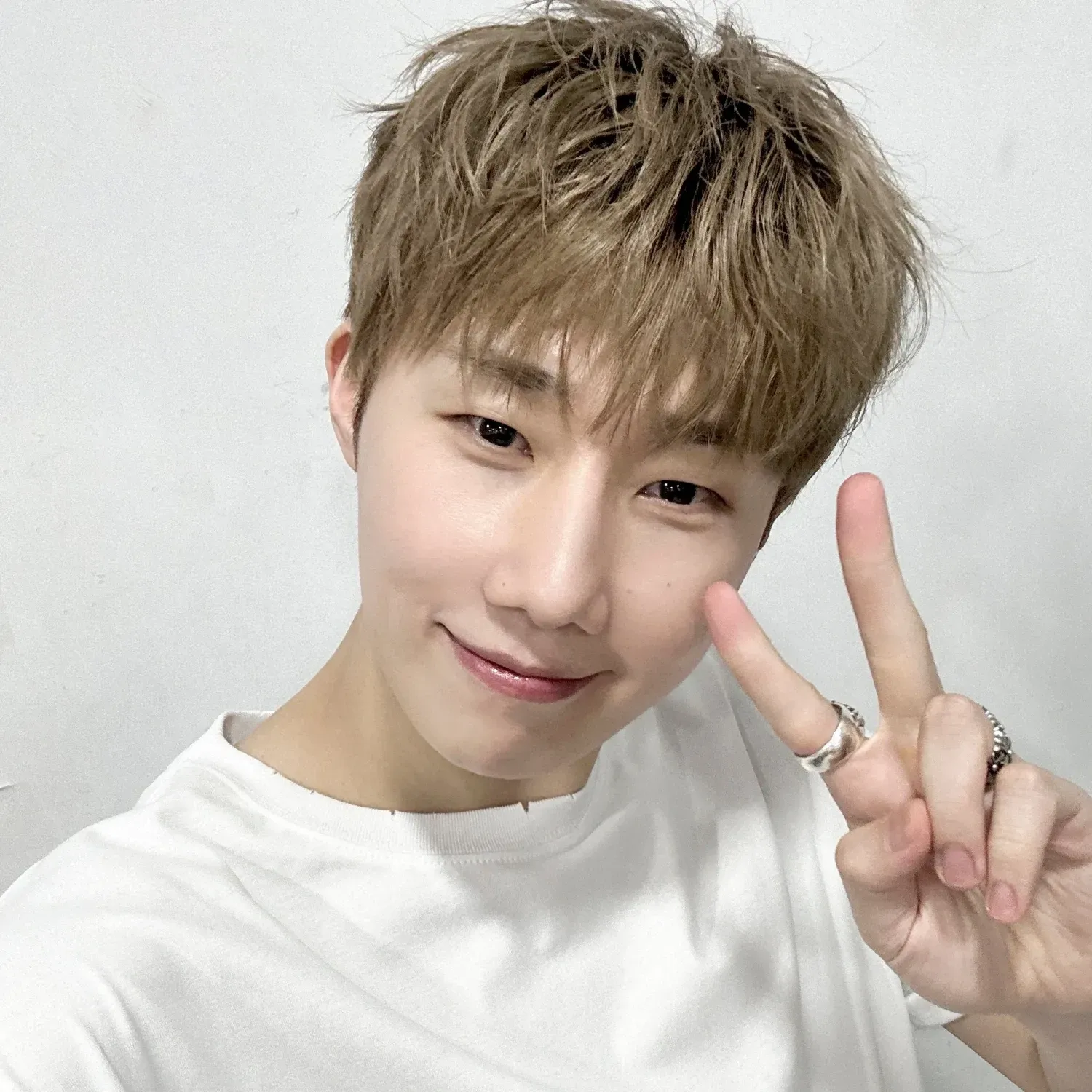 Behind-the-scenes cut of Sungkyu (INFINITE)