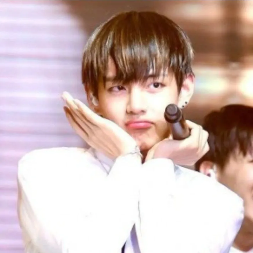 뷔 (방탄소년단)의 비하인드 컷