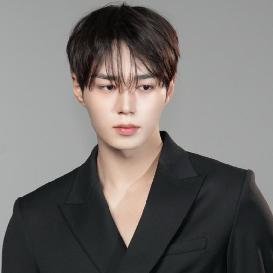 Behind-the-scenes cut of Kim Junseo (ALPHA DRIVE ONE)