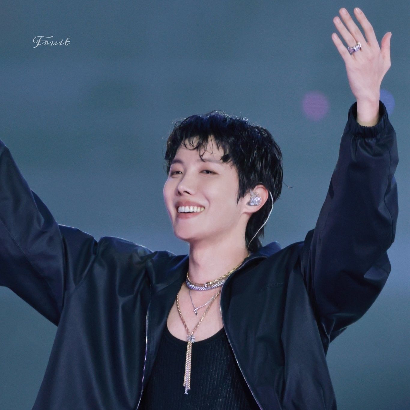 Momen yang diabadikan oleh penggemar j-hope (BTS)