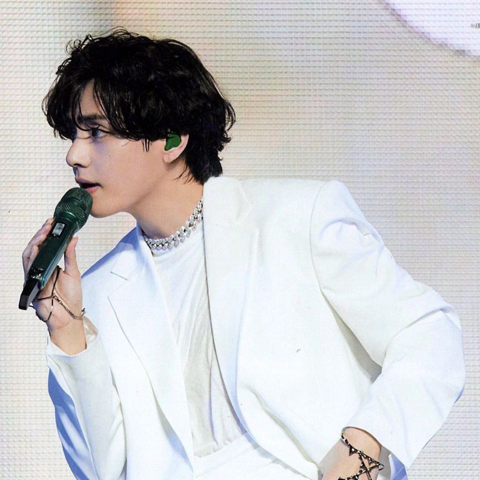 V (BTS)の最近の活動写真