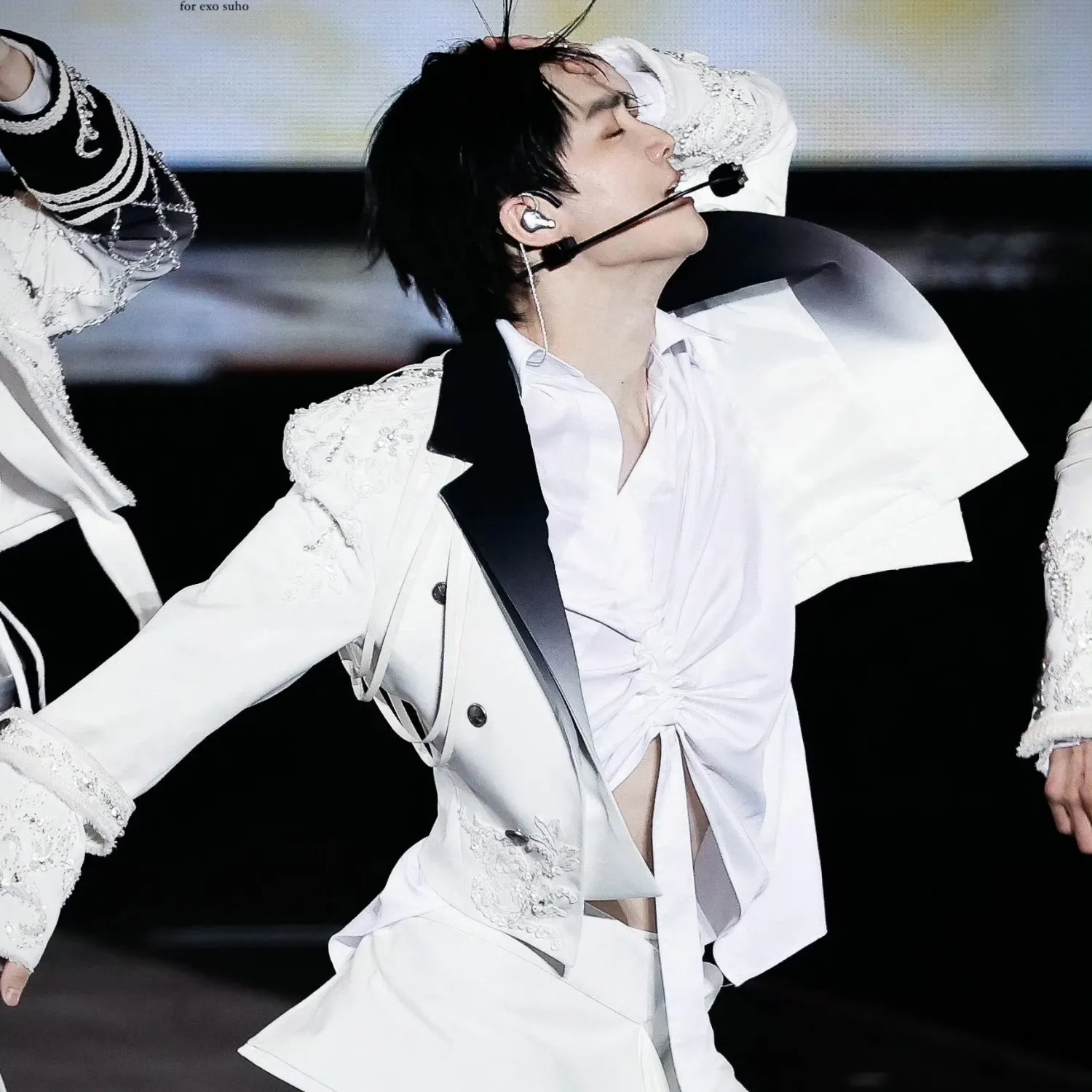 EXO Suho Fandom Community │ No.1 KPOP App CHOEAEDOL