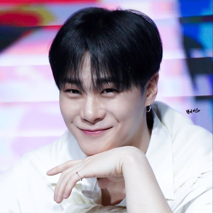 Latest photo of Moonbin (ASTRO)