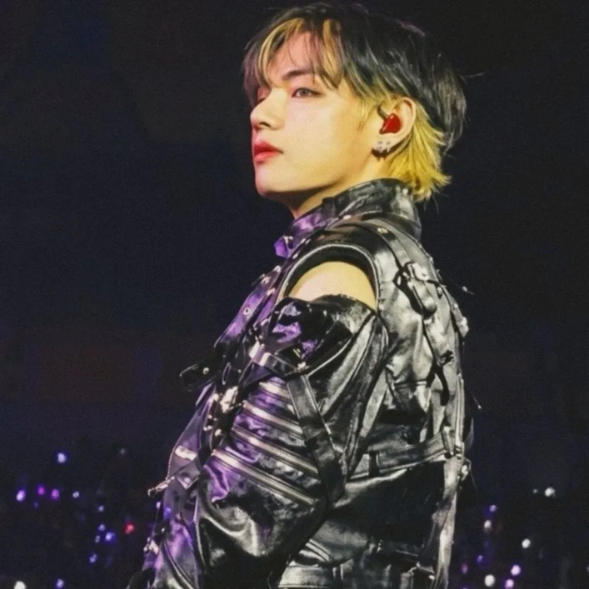 V (BTS)の最近の活動写真