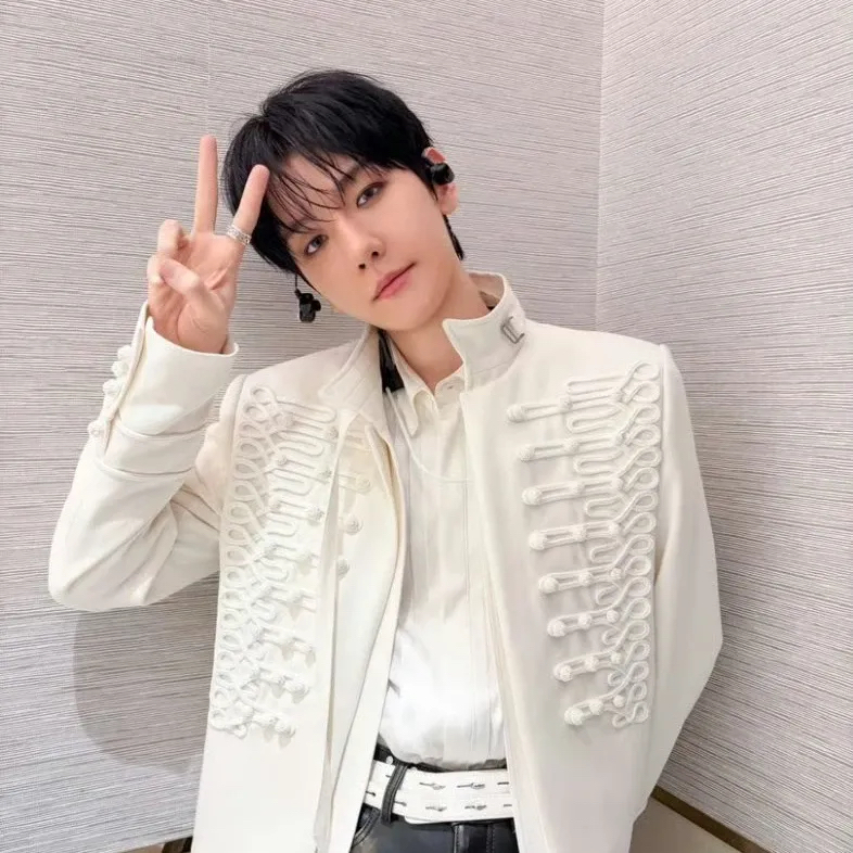 Foto aktivitas terbaru Baekhyun (EXO)