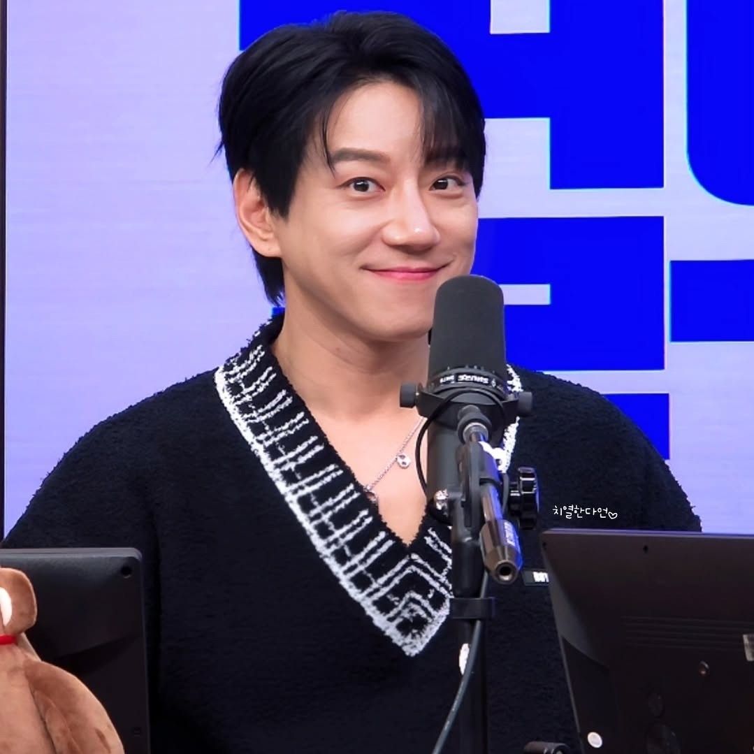 Behind-the-scenes cut of Hwang Chiyeol