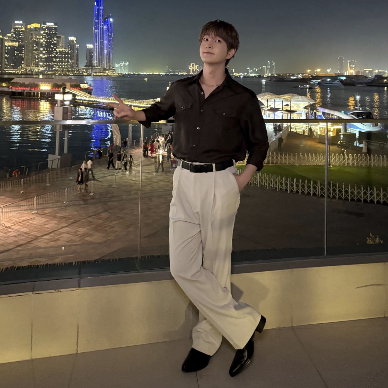 A moment captured by Onew (SHINee)'s fan