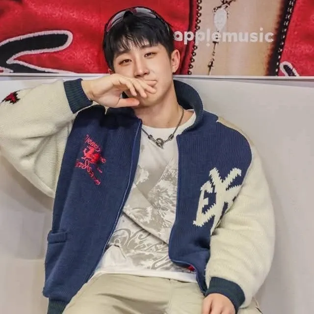 Latest photo of Jinjin (ASTRO)