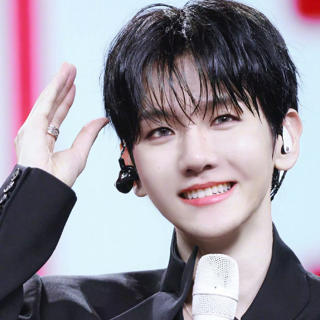 伯賢 (EXO)的最新活動照片