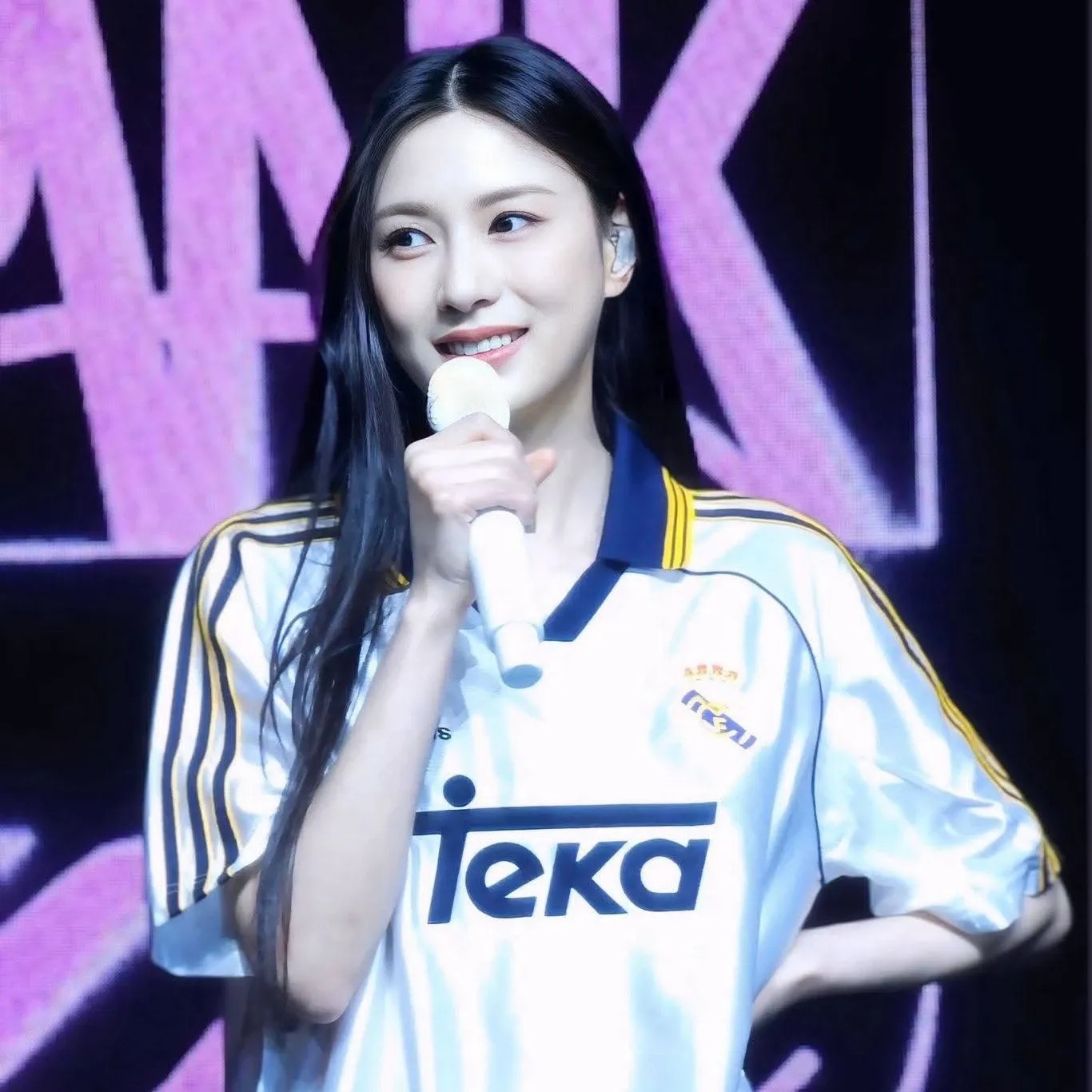 吴夏荣 (Apink)的幕后花絮