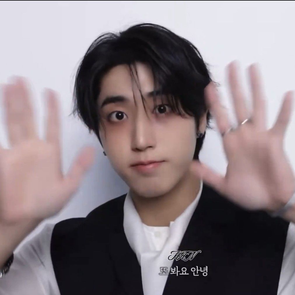 Latest photo of HAN (Stray Kids)