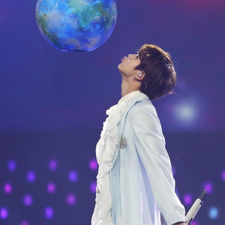 Momen yang diabadikan oleh penggemar Jin (BTS)