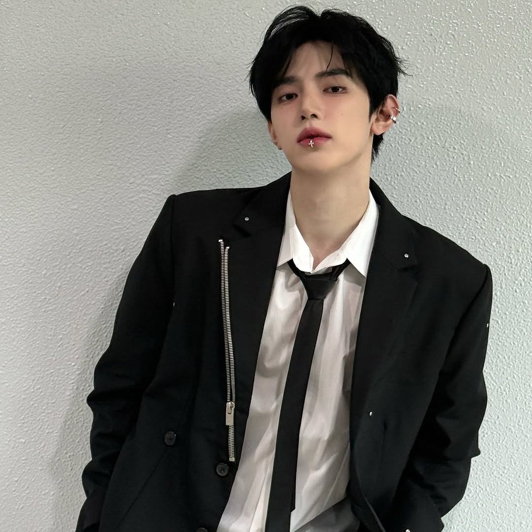 A moment captured by Zhang Hao's fan