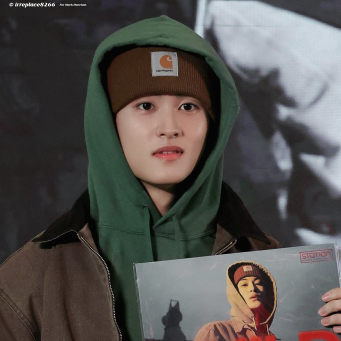 Behind-the-scenes cut of Mark (NCT 127, NCT DREAM)