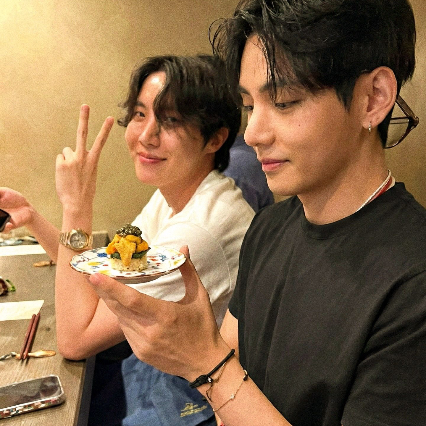 Konten idola populer yang trending di komunitas