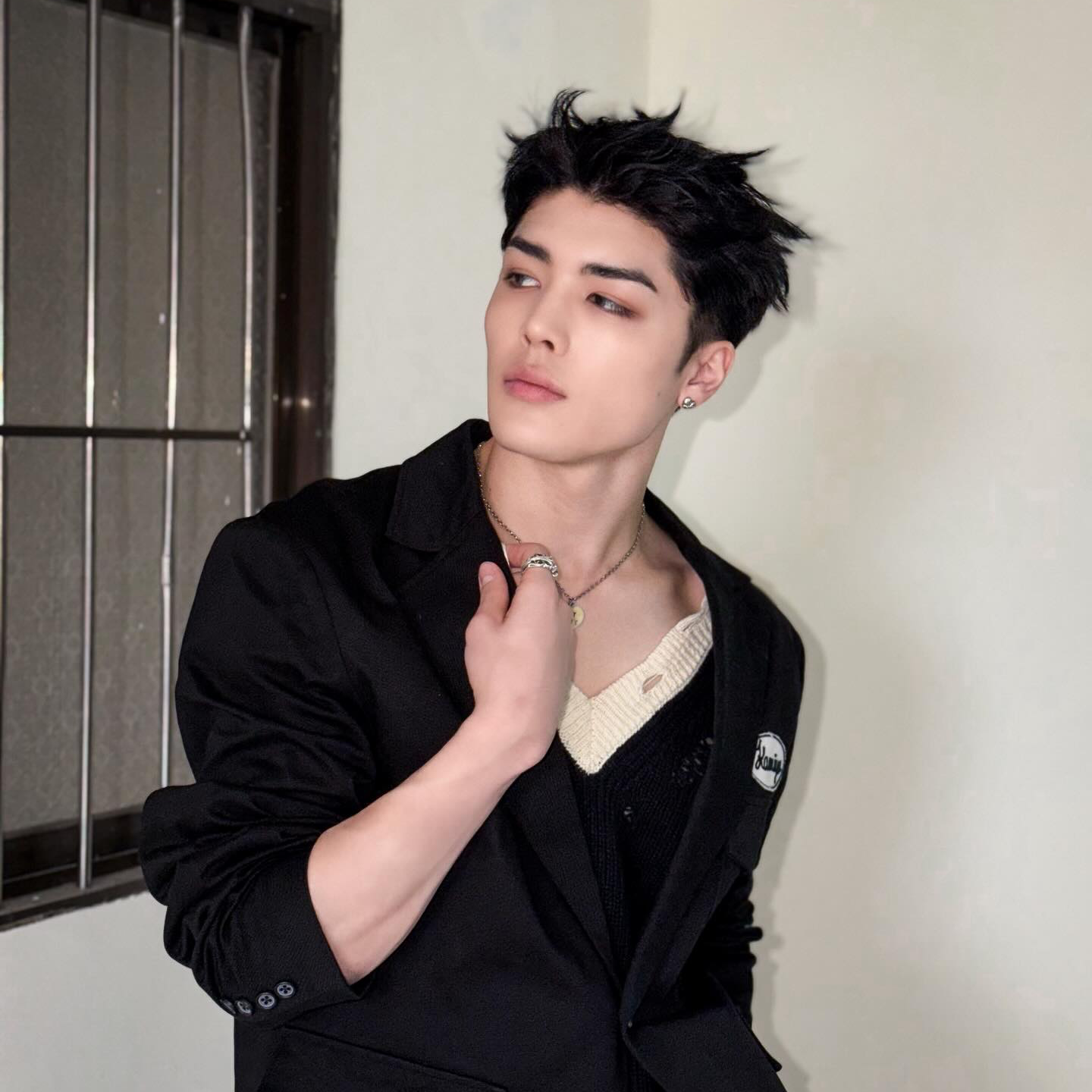 Behind-the-scenes cut of Maki (&TEAM)