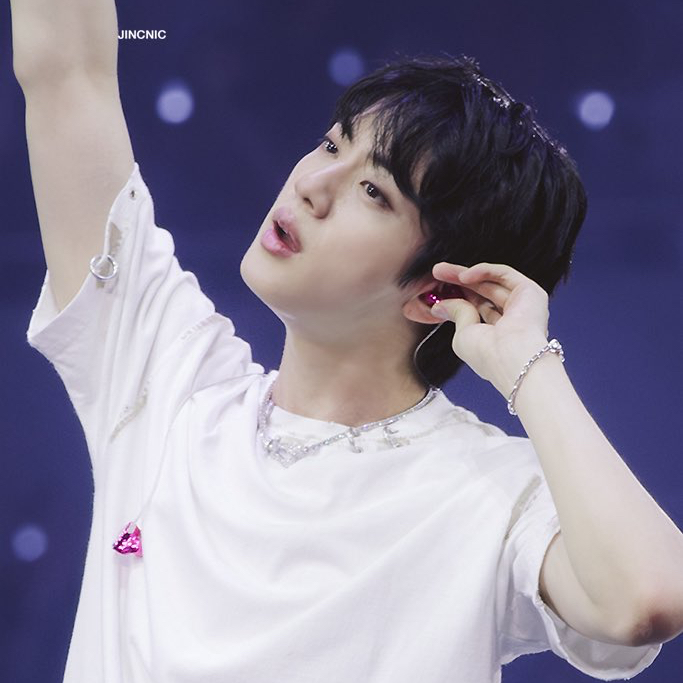 Foto terbaru Jin (BTS)