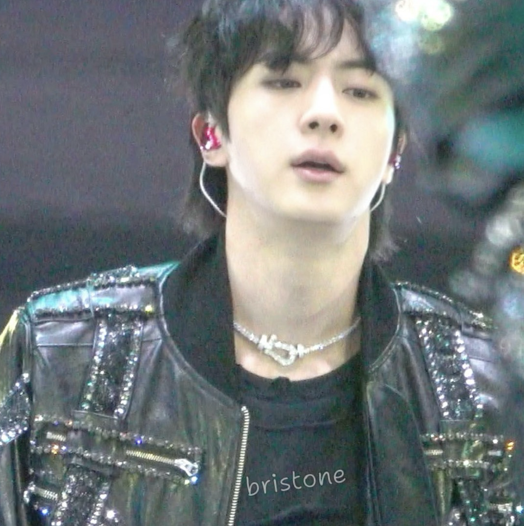 진 (방탄소년단)의 비하인드 컷