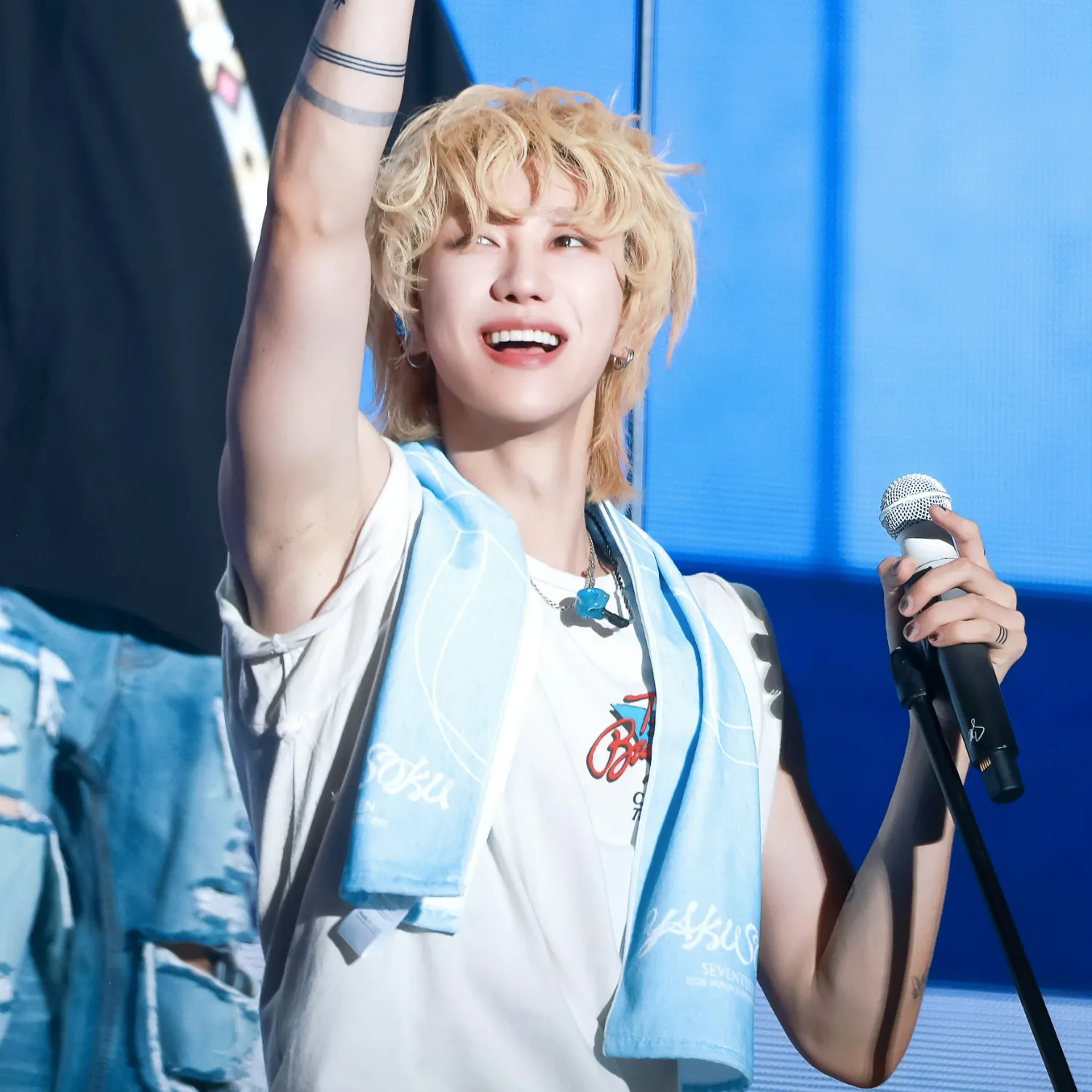 Behind-the-scenes cut of The 8 (SEVENTEEN)