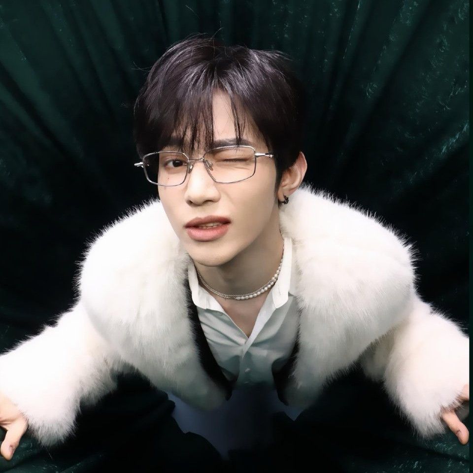 A moment captured by Zhang Hao (ZEROBASEONE)'s fan