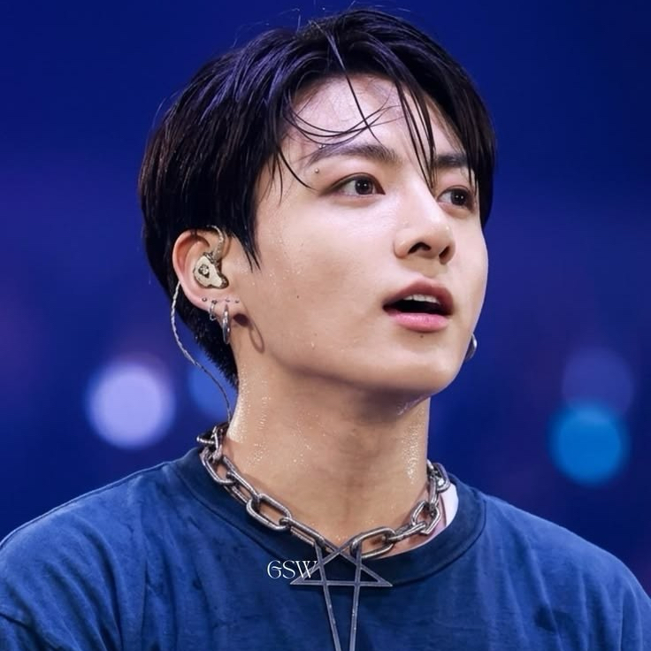 Foto aktivitas terbaru Jungkook (BTS)