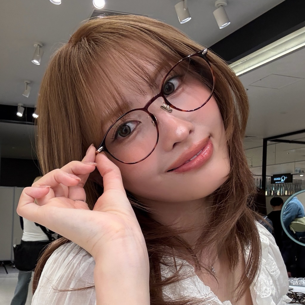 Foto terbaru Momo (TWICE)