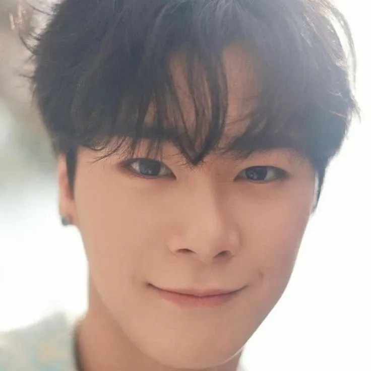 A moment captured by Moonbin (ASTRO)'s fan